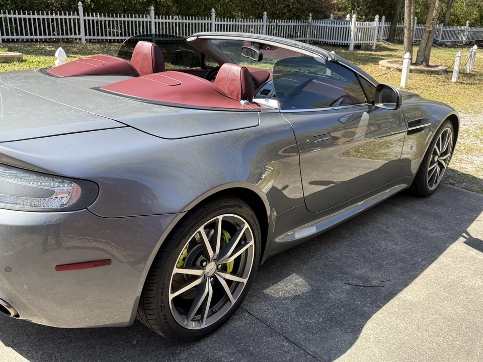 2010 Aston Martin V8 Vantage (2006-2017) - Image 14 of 31