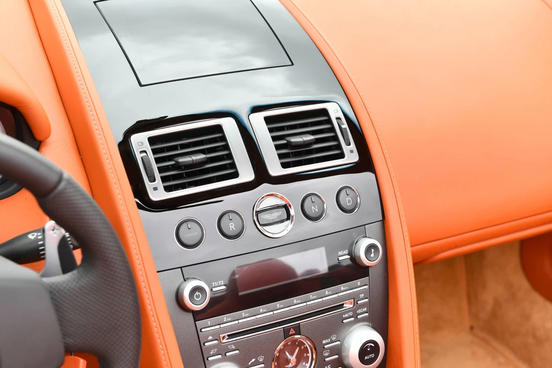 2010 Aston Martin V8 Vantage (2006-2017) - Image 27 of 31