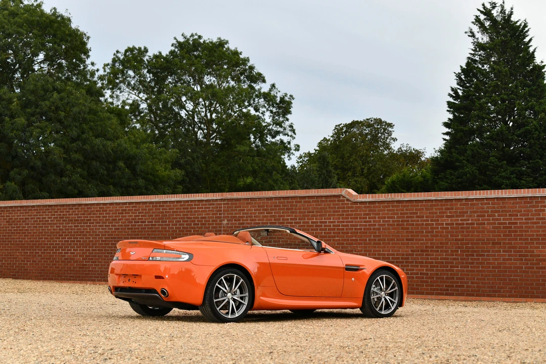 2010 Aston Martin V8 Vantage (2006-2017) - Image 9 of 31