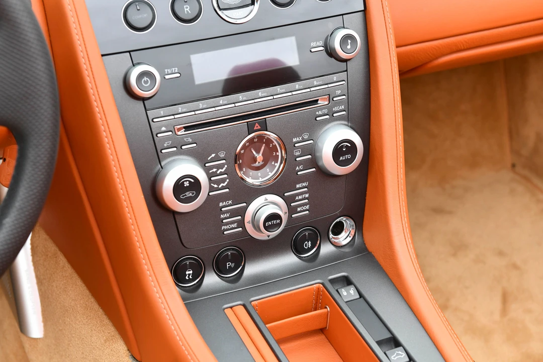 2010 Aston Martin V8 Vantage (2006-2017) - Image 28 of 31