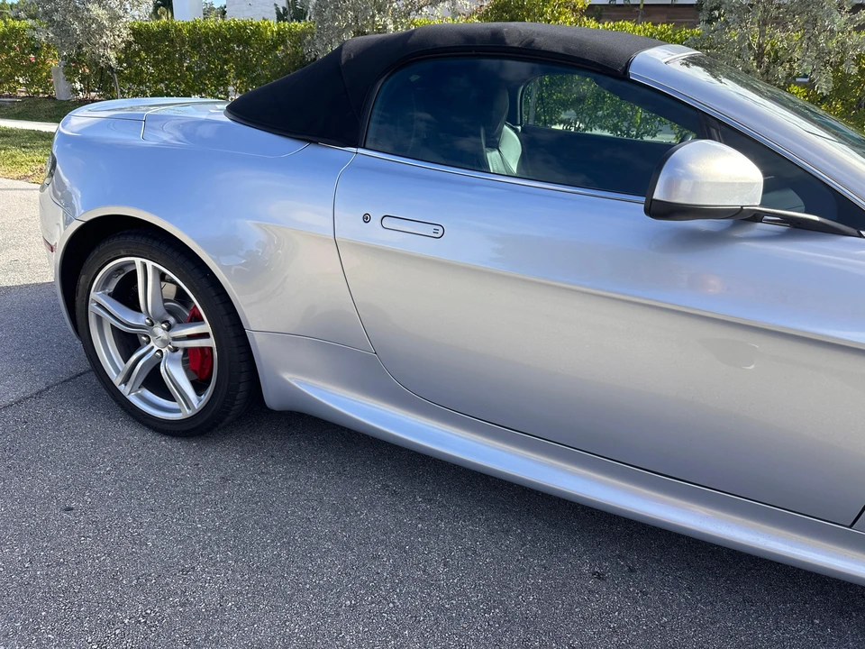 2010 Aston Martin V8 Vantage (2006-2017) - Image 27 of 31
