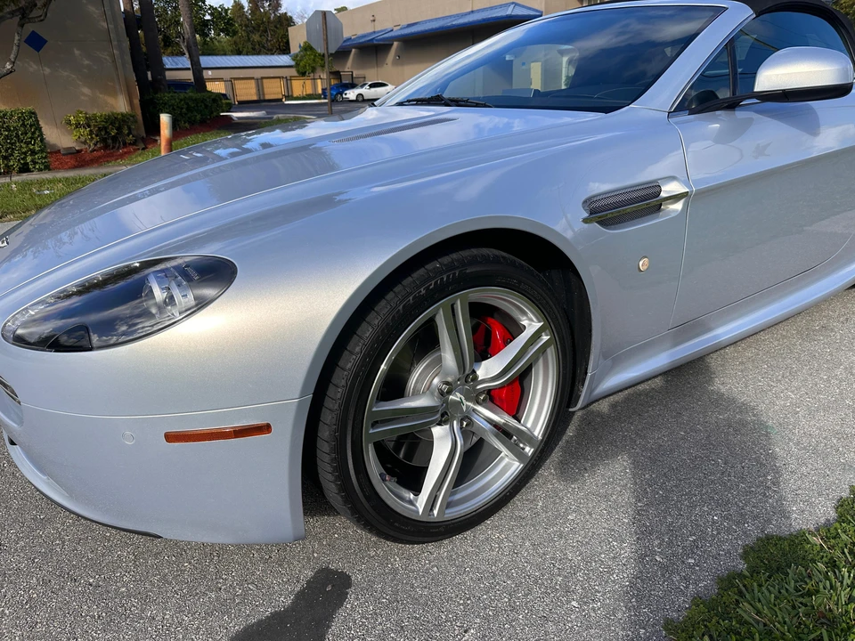 2010 Aston Martin V8 Vantage (2006-2017) - Image 21 of 31