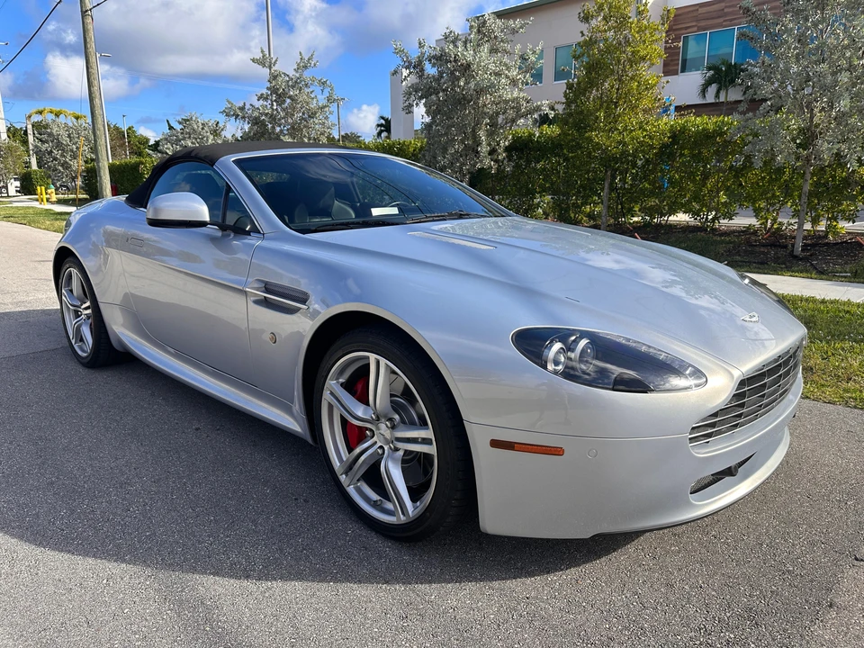 2010 Aston Martin V8 Vantage (2006-2017) - Image 18 of 31