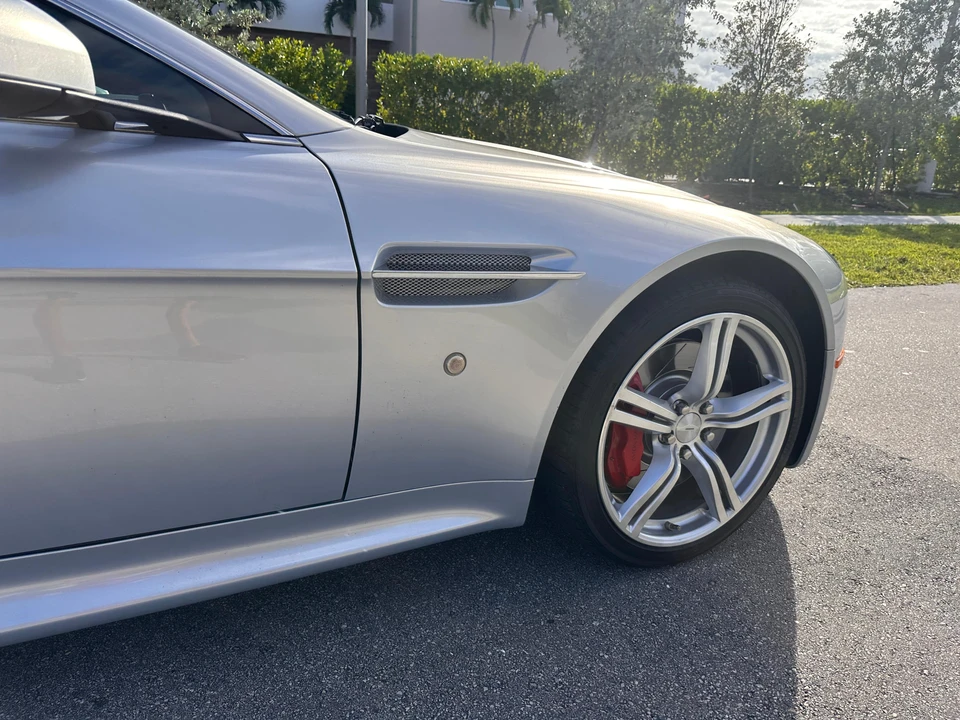 2010 Aston Martin V8 Vantage (2006-2017) - Image 28 of 31