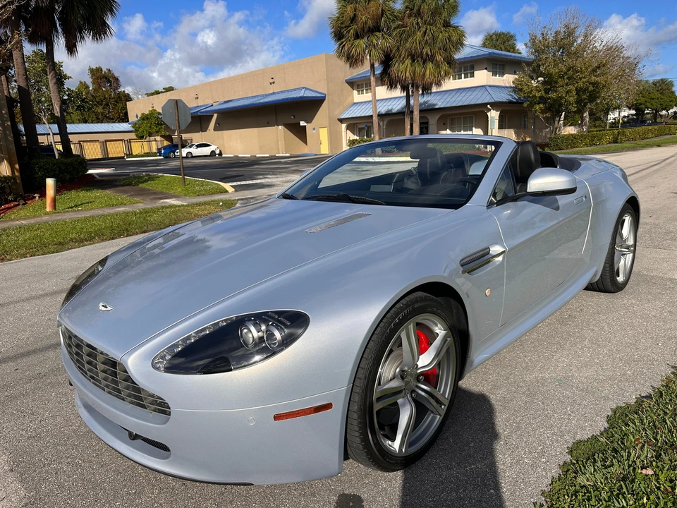 2010 Aston Martin V8 Vantage (2006-2017) - Image 7 of 31