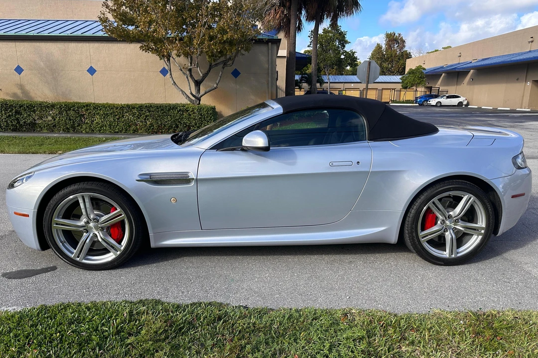 2010 Aston Martin V8 Vantage (2006-2017) - Image 3 of 31