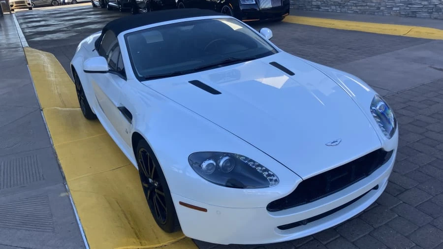 2010 Aston Martin V8 Vantage (2006-2017) - Image 3 of 4