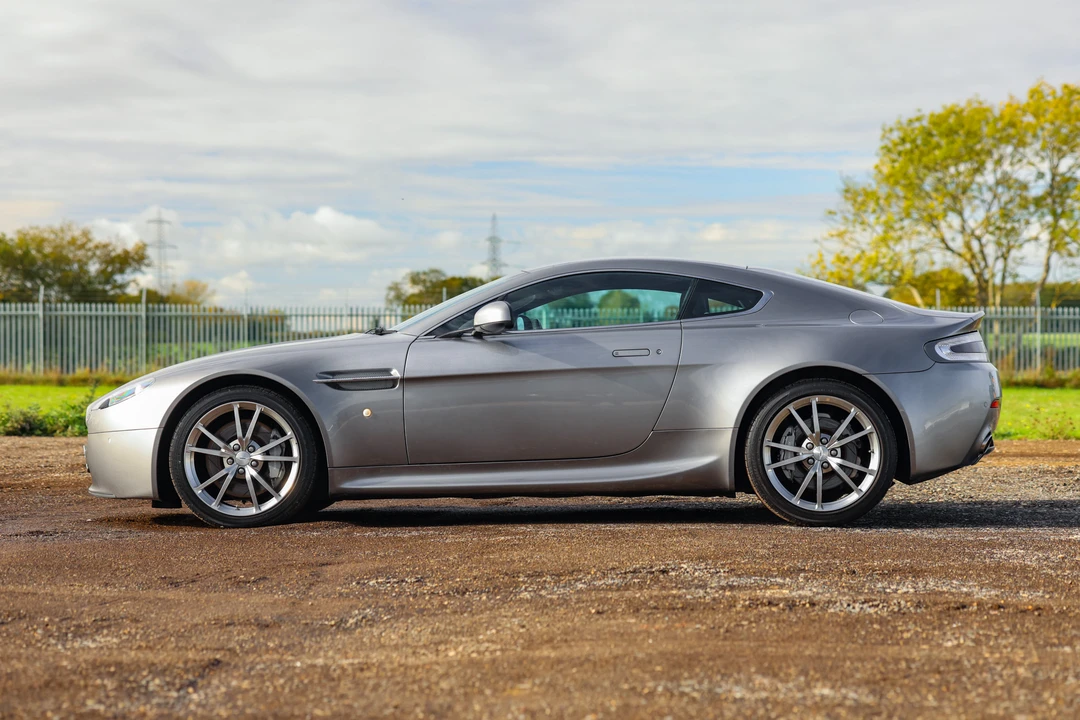 2010 Aston Martin V8 Vantage (2006-2017) - Image 4 of 31