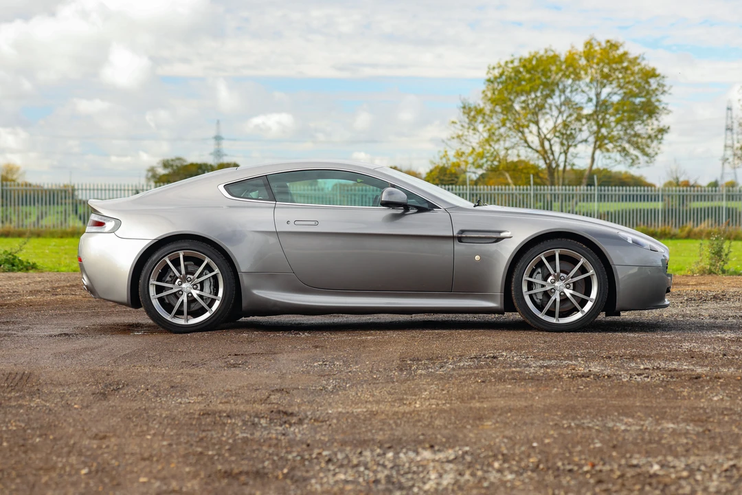 2010 Aston Martin V8 Vantage (2006-2017) - Image 8 of 31