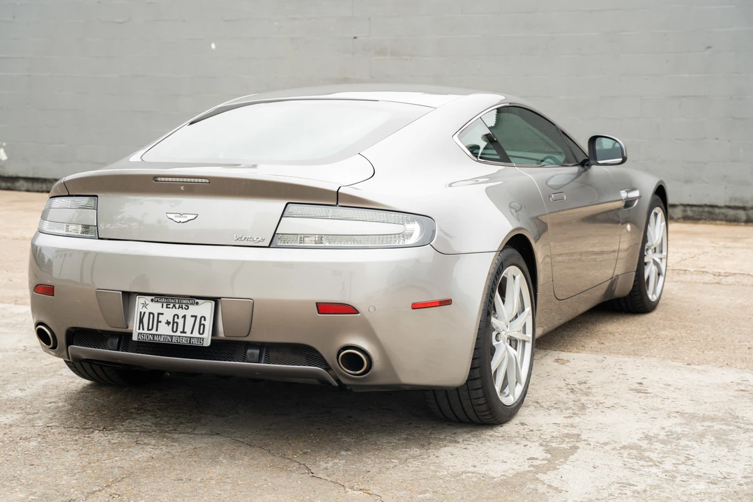 2010 Aston Martin V8 Vantage (2006-2017) - Image 9 of 31