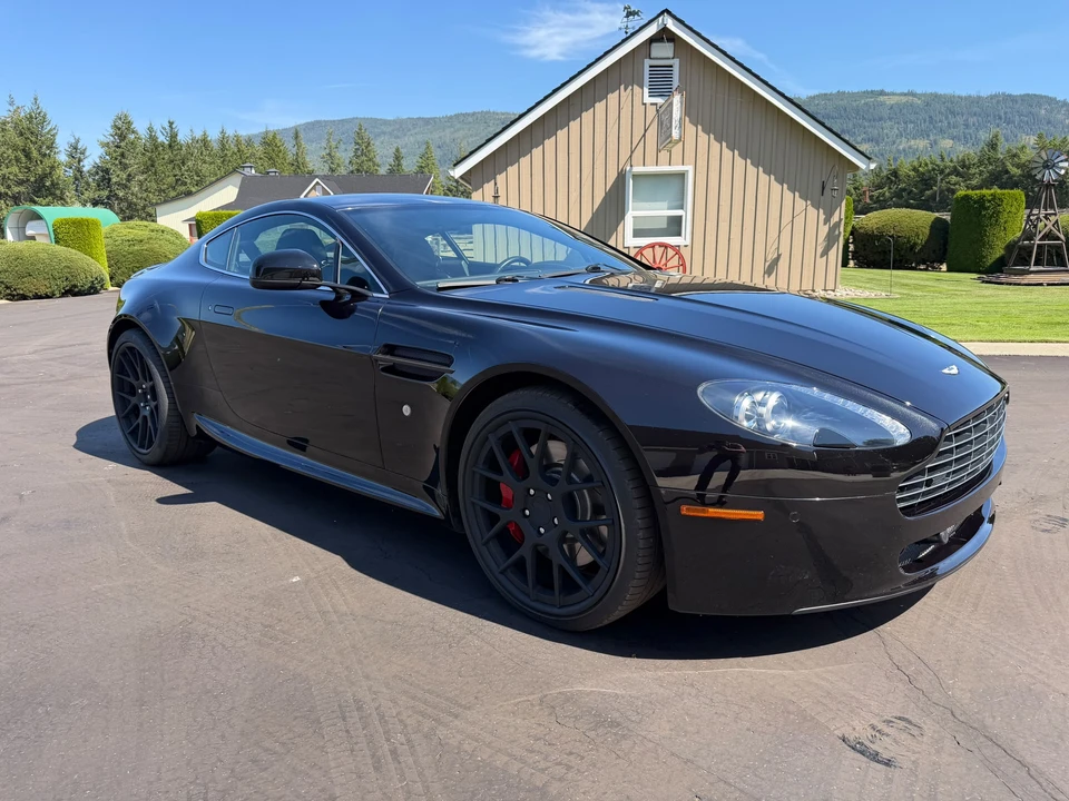 2010 Aston Martin V8 Vantage (2006-2017) - Image 4 of 31