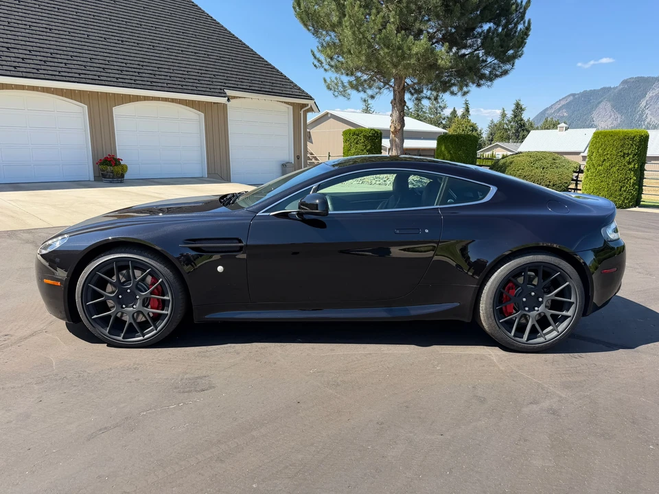 2010 Aston Martin V8 Vantage (2006-2017) - Image 10 of 31