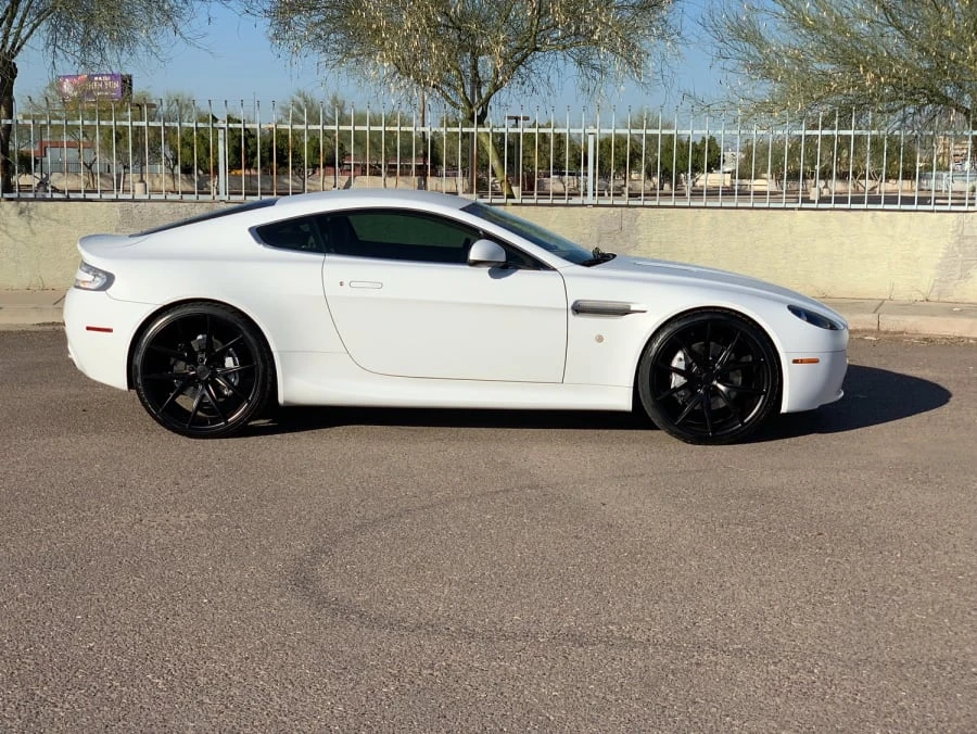 2010 Aston Martin V8 Vantage (2006-2017) - Image 5 of 5