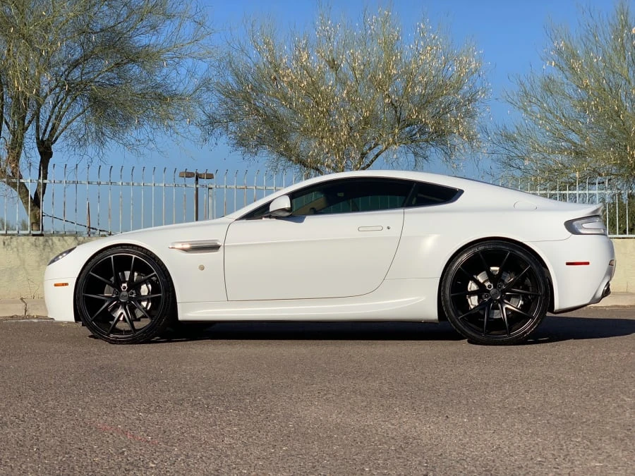 2010 Aston Martin V8 Vantage (2006-2017) - Image 2 of 5