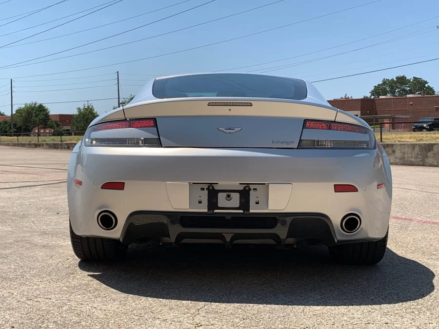 2010 Aston Martin Vantage - Image 9 of 10
