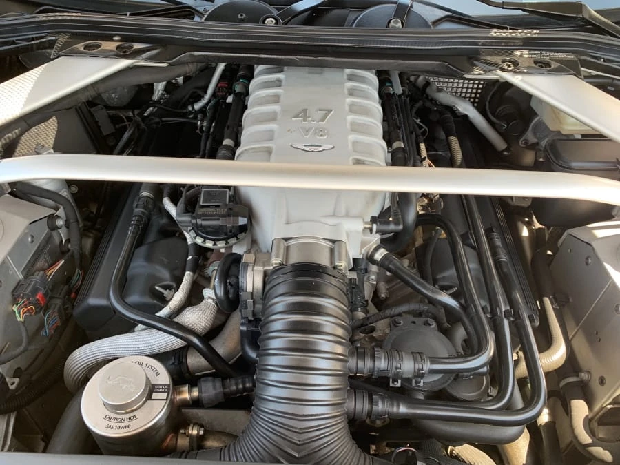 2010 Aston Martin Vantage - Image 7 of 10