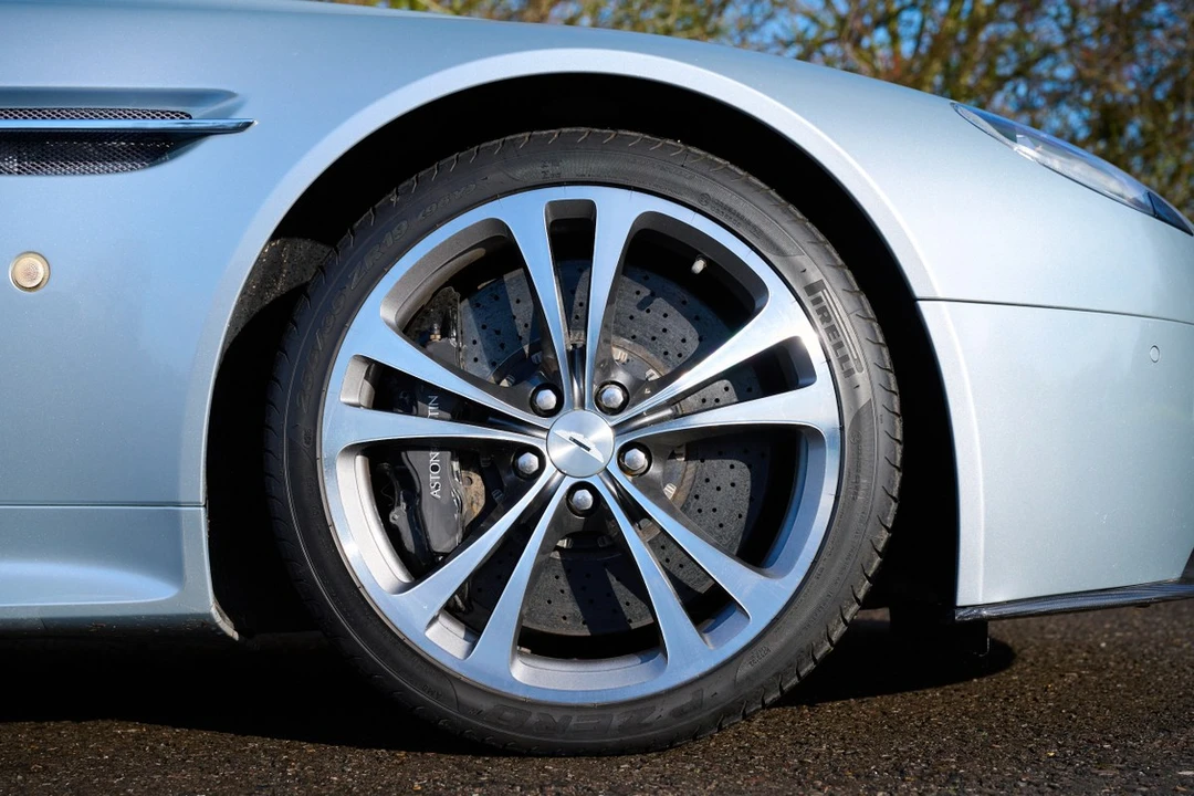 2010 Aston Martin V12 Vantage (2010-2018) - Image 20 of 30