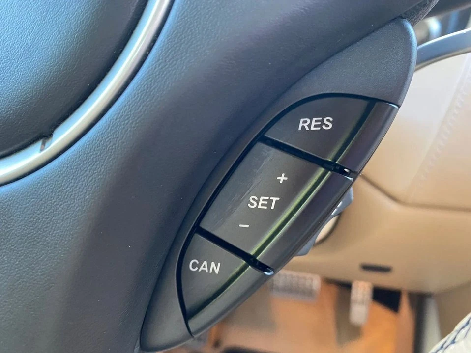 2010 Aston Martin Rapide - Image 13 of 20