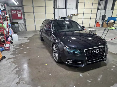 2010 Audi A4 2.0T Avant Quattro Premium Wagon 4D