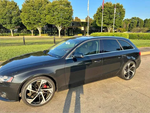 2010 Audi A4 2.0T Avant Quattro Premium Wagon 4D