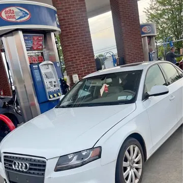 2010 Audi A4 2.0T Quattro Premium Sedan 4D