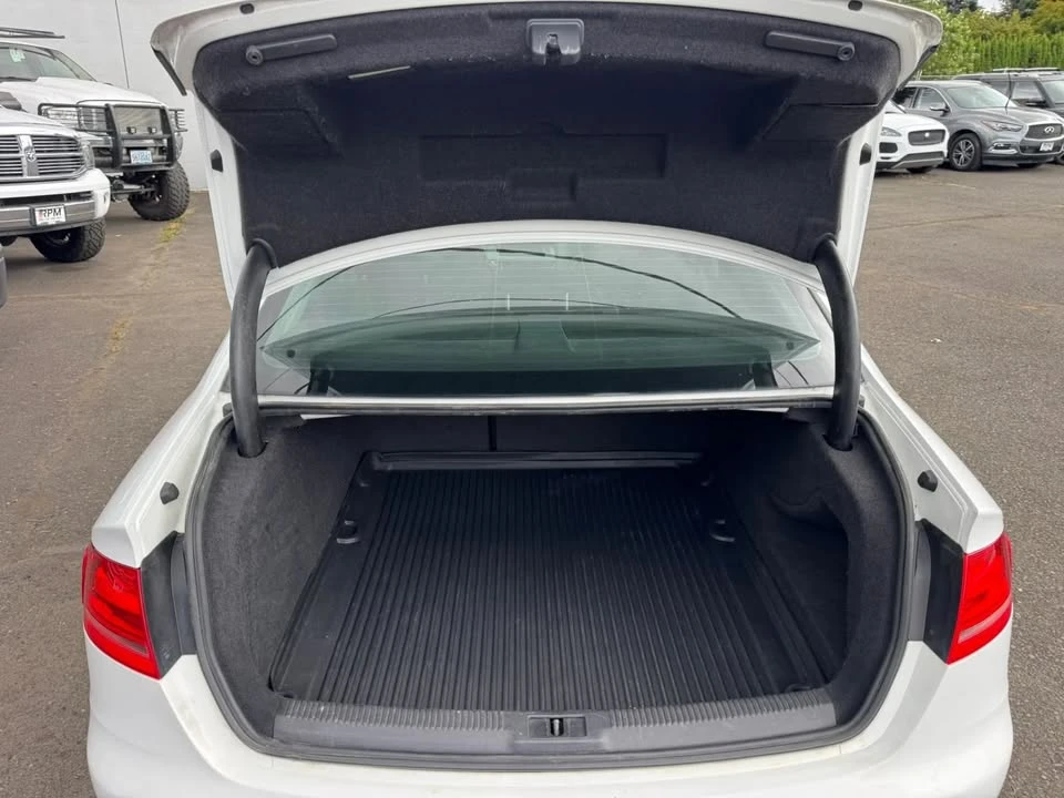 2010 Audi B8 A4 - Image 17 of 20
