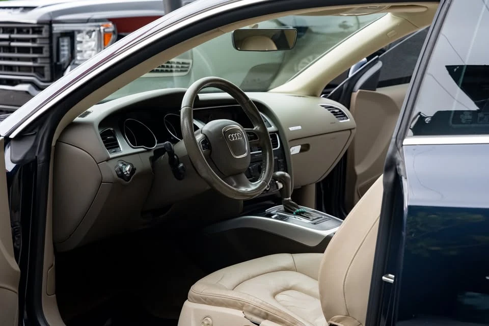 2010 Audi B8 A5 - Image 8 of 10
