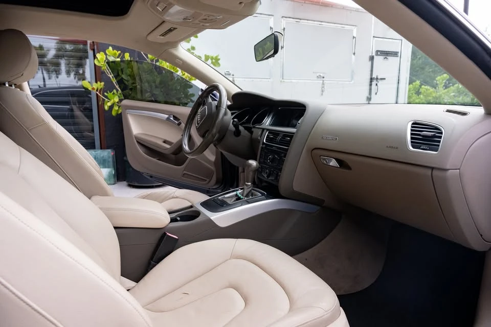 2010 Audi B8 A5 - Image 6 of 10
