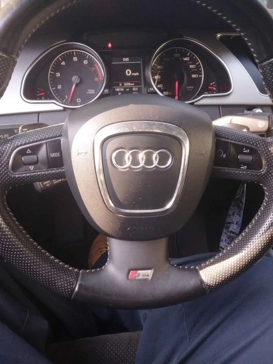 2010 Audi Coupe & Cabriolet - Image 14 of 16