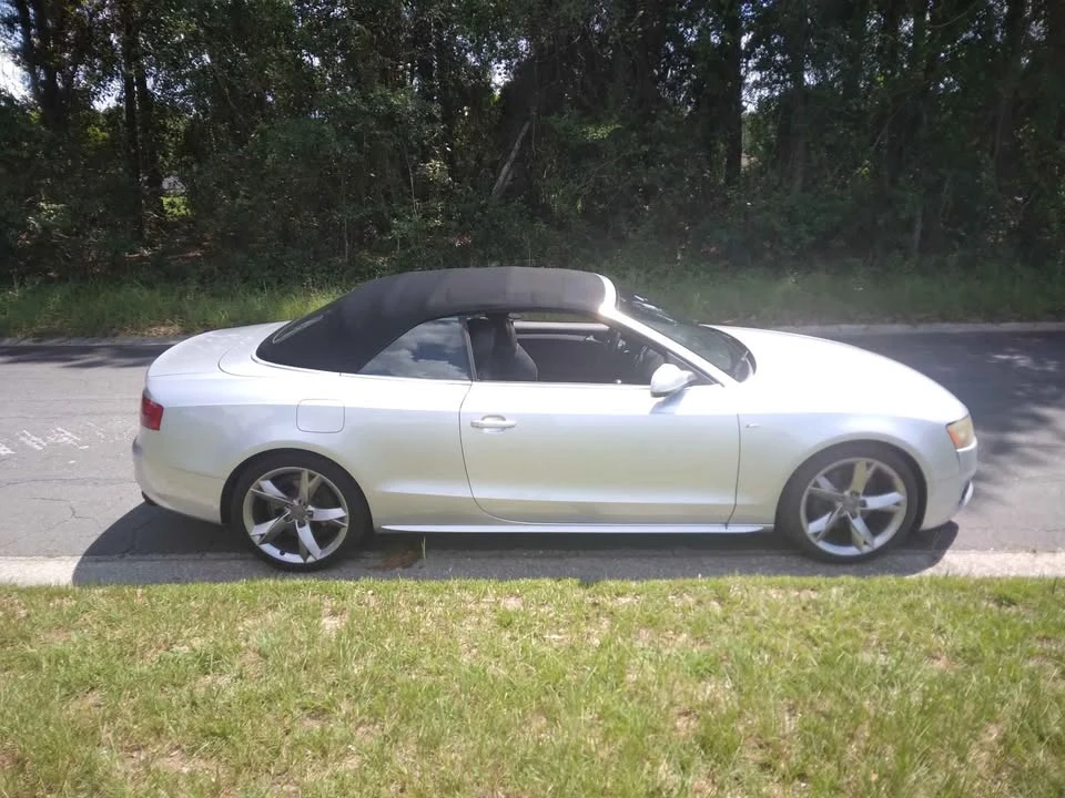 2010 Audi Coupe & Cabriolet - Image 13 of 16