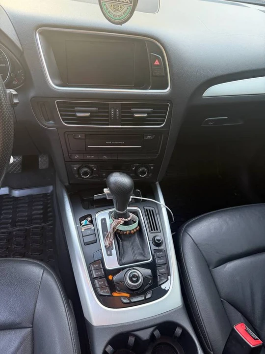 2010 Audi 8R Q5 - Image 9 of 9