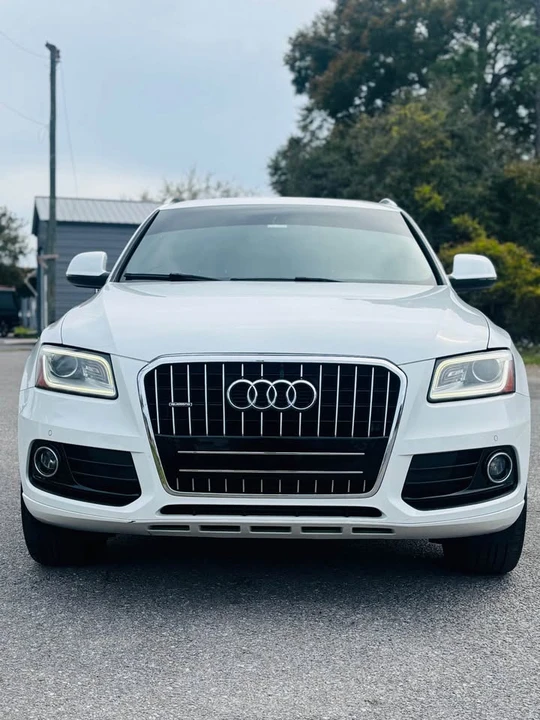 2010 Audi 8R Q5 - Image 2 of 11