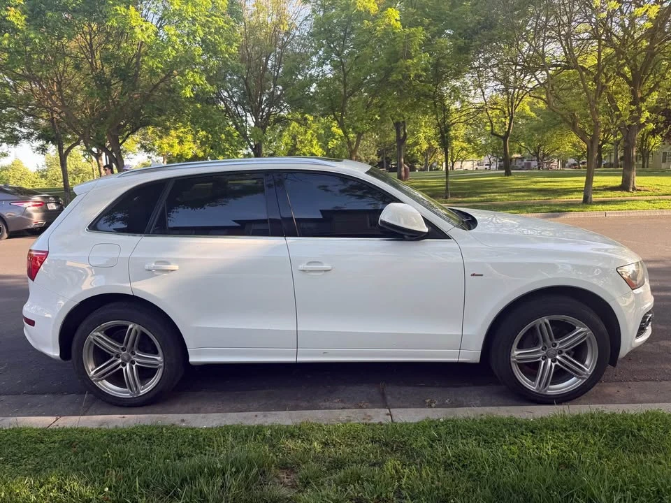 2010 Audi 8R Q5 - Image 3 of 11