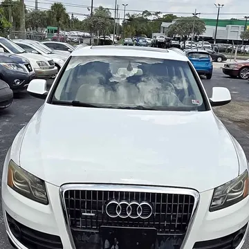 2010 Audi Q5 3.0T Prestige Sport Utility 4D