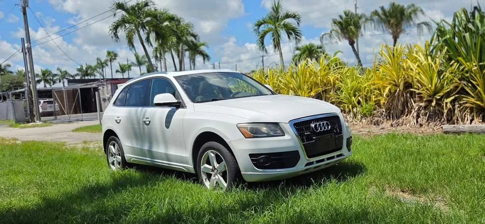 2010 Audi 8R Q5 - Image 2 of 10