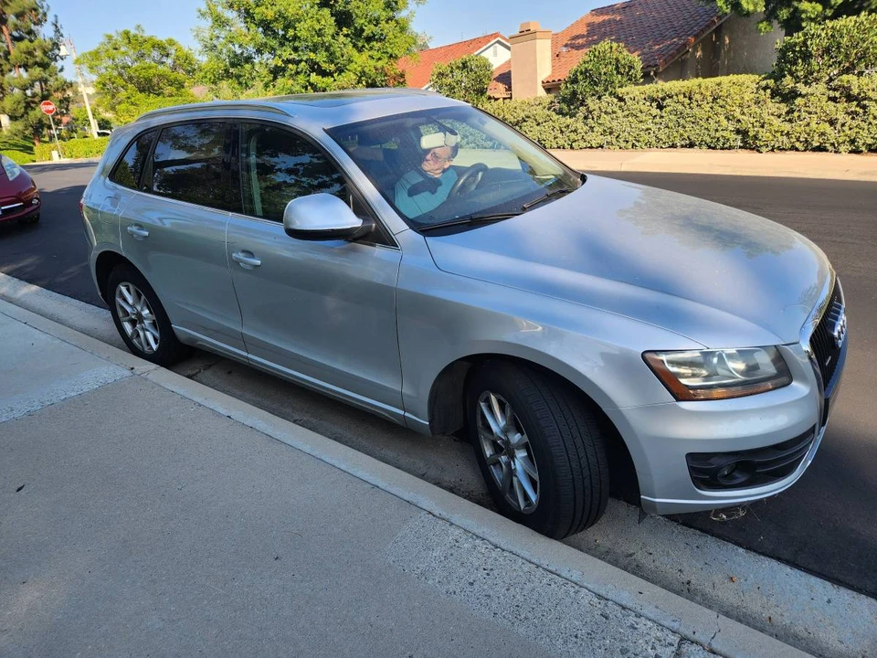 2011 Audi 8R Q5 - Image 2 of 11