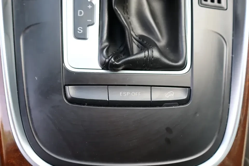 2010 Audi 8R Q5 - Image 15 of 20