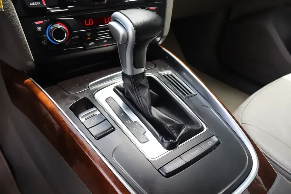 2010 Audi 8R Q5 - Image 14 of 20