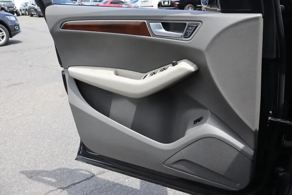 2010 Audi 8R Q5 - Image 8 of 20