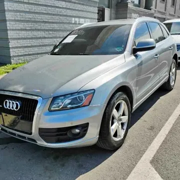 2010 Audi Q5 · 3.2 Quattro Premium Plus Sport Utility 4D