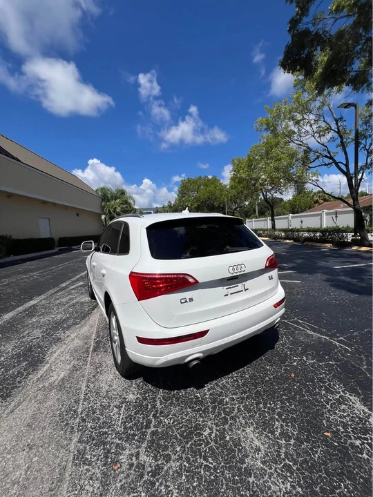 2010 Audi 8R Q5 - Image 2 of 6