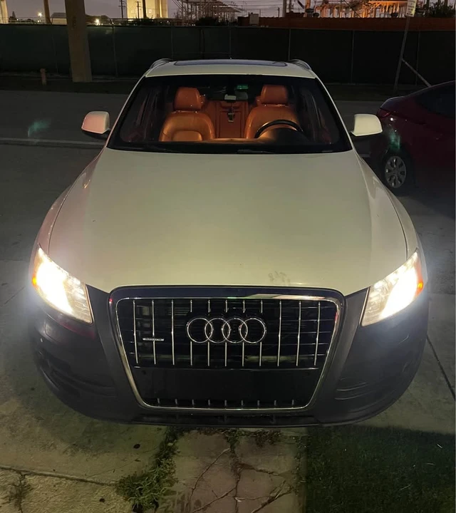 2010 Audi 8R Q5 - Image 2 of 12