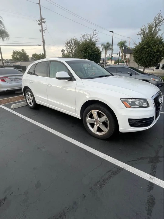 2010 Audi 8R Q5 - Image 2 of 9
