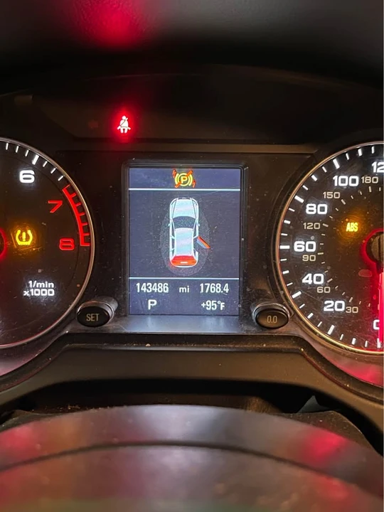 2010 Audi 8R Q5 - Image 10 of 12