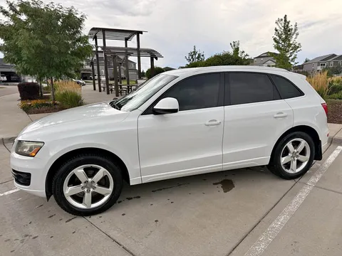 2010 Audi Q5 3.2 Quattro Premium Plus Sport Utility 4D