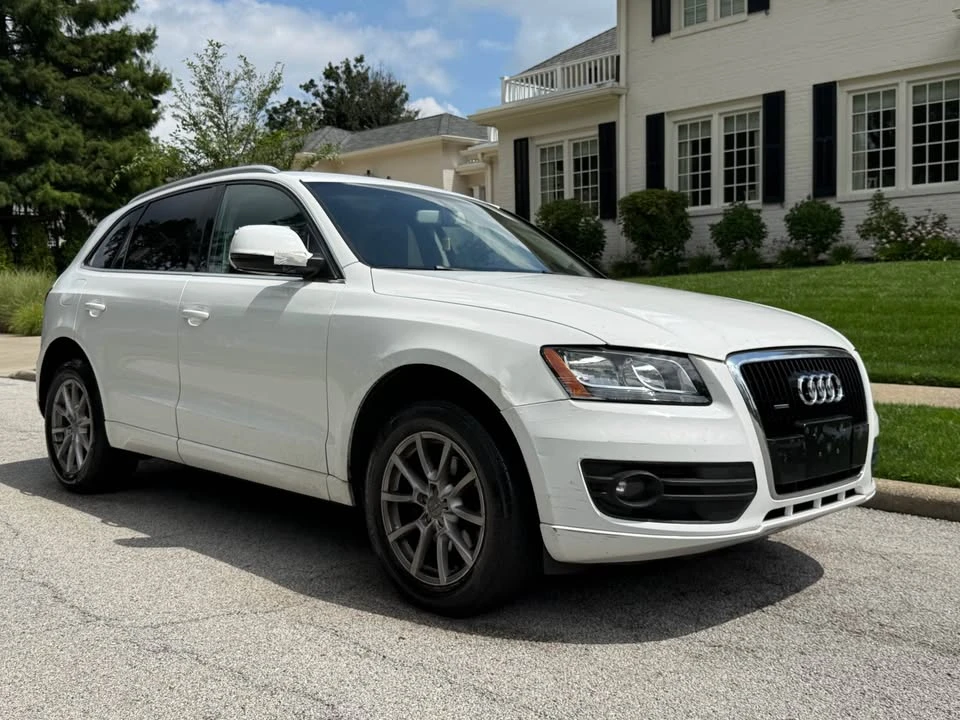 2010 Audi 8R Q5 - Image 2 of 16