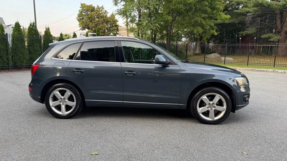 2010 Audi 8R Q5 - Image 10 of 12