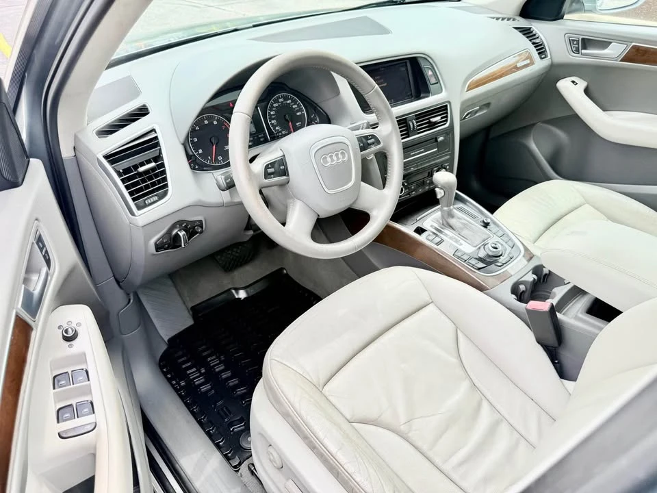 2010 Audi 8R Q5 - Image 10 of 16