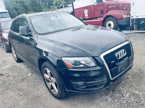 2010 Audi Q5 3.2 Quattro Premium Plus Sport Utility 4D