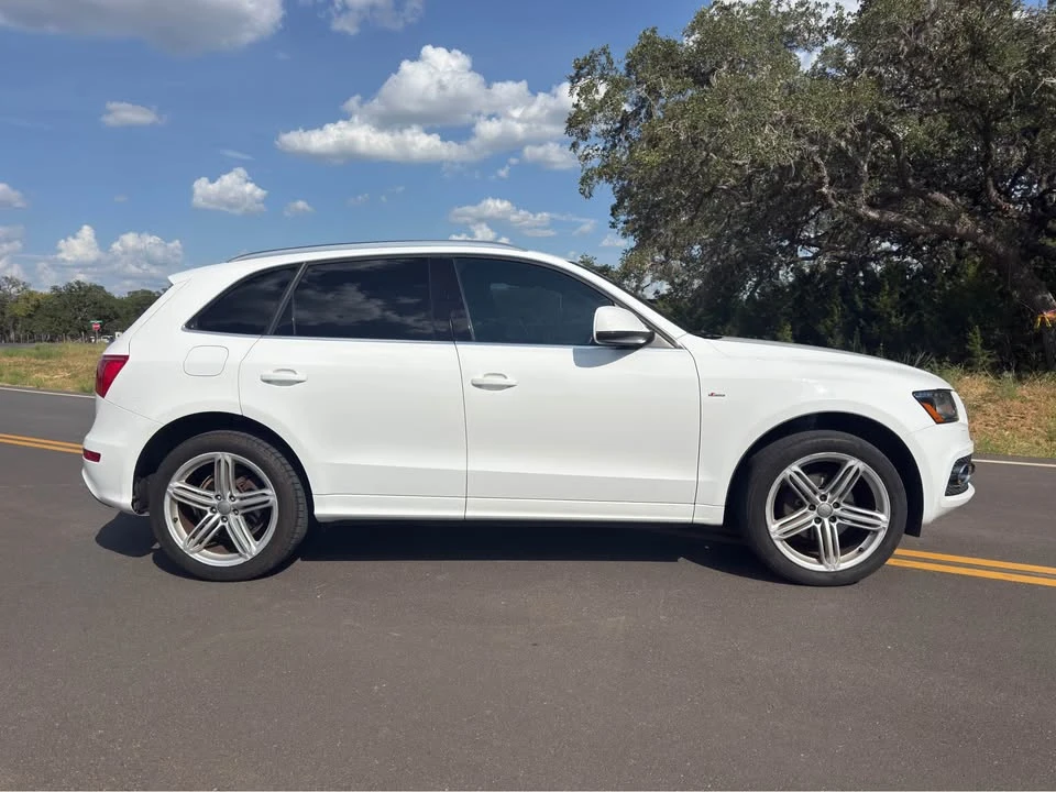2010 Audi 8R Q5 - Image 2 of 19